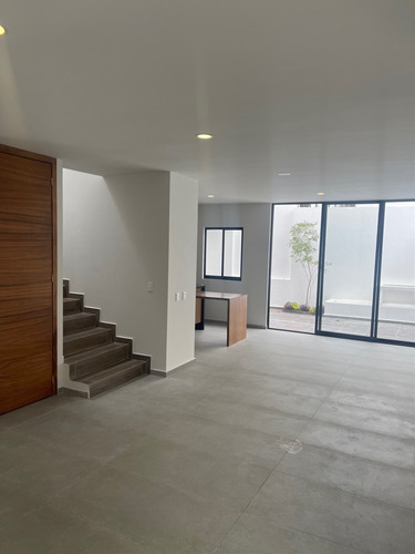 Imagen 7 de 30 de Ideal Para Vivir Casa En Venta En Capital Norte