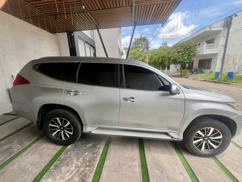 Mitsubishi Montero 2.5 215 hp