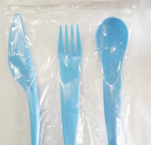 Imagen 3 de 6 de Combo Bebe Tetero 9oz +vasito +juego Cubierto + Dosificador