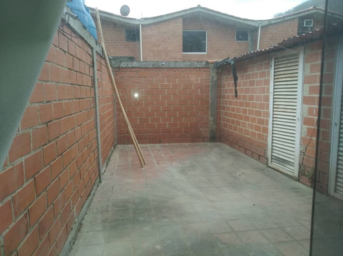 Imagen 9 de 11 de Venta De Casa En Valle De Chara. Res. Valle Hermoso