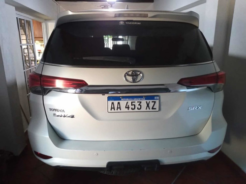 Imagen 7 de 7 de Toyota Sw4 2016 2.8 Srx 177cv 4x4 7as At