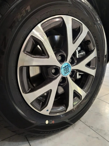 Imagen 13 de 16 de Fiat Toro 1.8 Freedom 4x2 At R