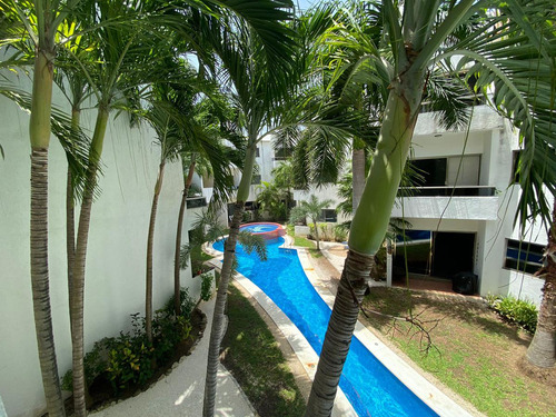Departamento De 2 Rec. Con Alberca A 3 Min De La Playa