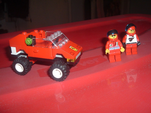 Lego Auto De Carrera Color Rojo