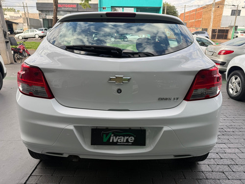 Chevrolet Onix 1.0 MPFI LT 8V FLEX 4P MANUAL