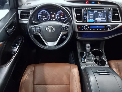 Toyota Highlander 3.5 Limited Panoramic Roof At