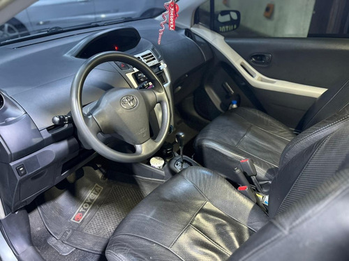 Imagen 6 de 8 de Toyota Yaris .