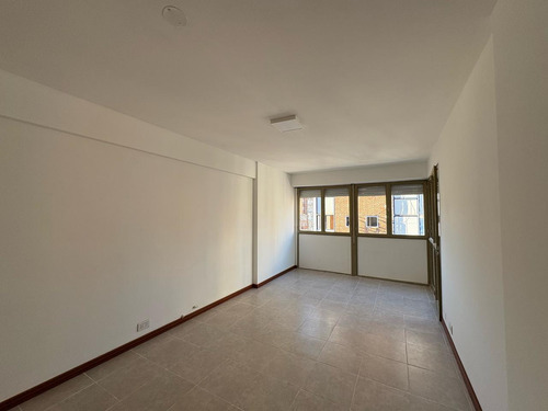 Departamento En Alquiler | 2 Dormitorios | Nueva Cordoba | Frente C/ Balcón | Zona Buen Pastor