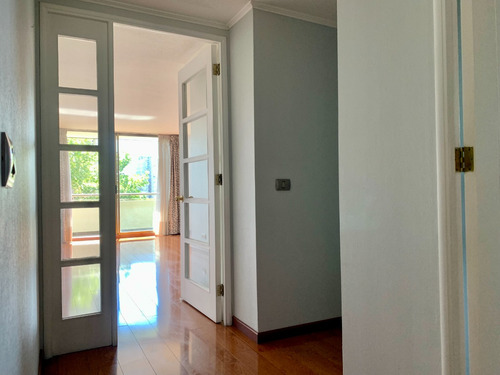 Cómodo/ Luminoso/ Impecable/ Ricardo Lyon/ 80m2