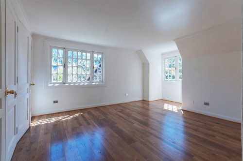 Exclusiva Casa En Lo Curro Con Precioso Jardín