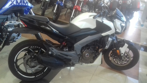 Bajaj Rouser Dominar 400 - 2017