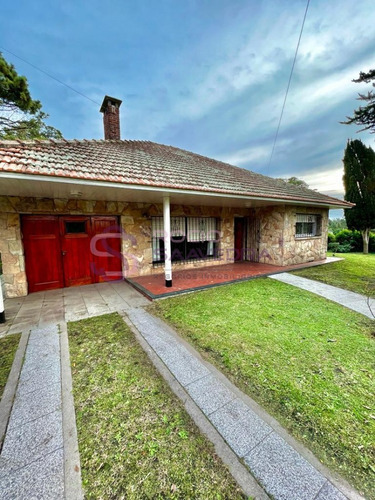 Un Muy Lindo Chalet En Barrio Alfar- Mar Del Plata