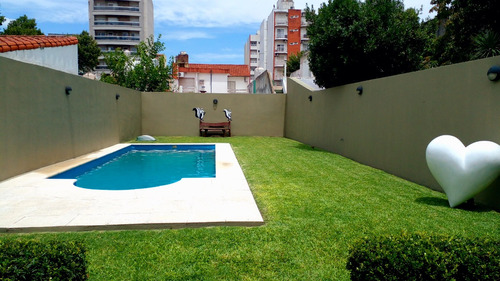 Casa Con Piscina De 9m; Dueño Directo! En La Mejor Zona De Santos Lugares! 