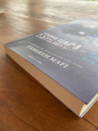 Livro Estilhaça-me