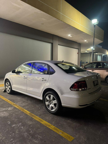 Volkswagen Vento 1.6 Confortline Mt