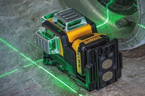 Nivel Láser D 3 Líneas Cruzadas D 360° 12v Luz Verde Dw089lg