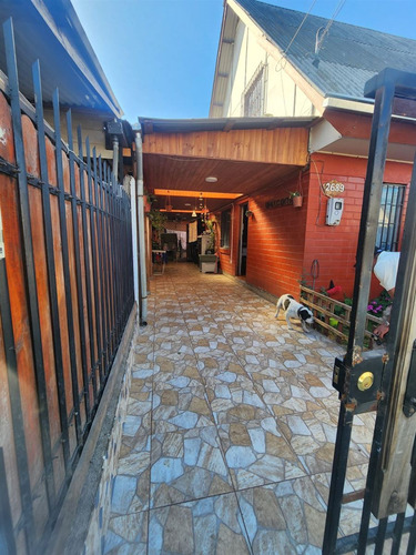 Casa En Venta De 2 Dorm. En Molina