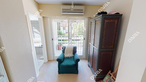 Imagen 24 de 30 de Excelente Chalet, Con Gran Jardin, Y Pileta, De Libertador Al Rio.