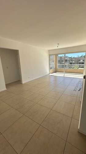 Depto 2 Ambientes Con Terraza Propia. Las Lomas, Beccar