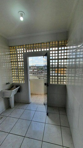 Imagem 6 de 8 de Apartamento À Venda No Bairro Centro - Guaratinguetá/sp - Ap037