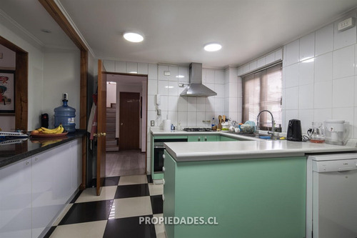 Casa En Arriendo De 4 Dorm. En Vitacura