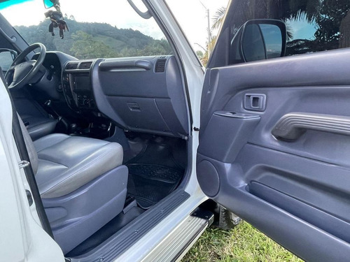 Imagen 15 de 19 de Toyota Prado 2005 2.7 Sumo