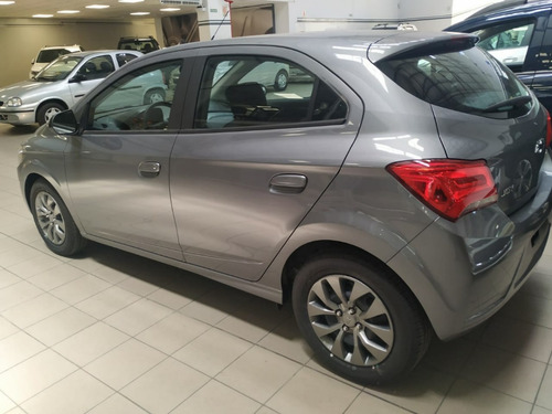 Imagen 7 de 20 de Chevrolet Onix Joy Black 0km 2022 0km Der4545