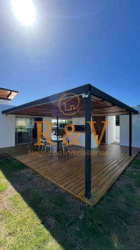 Imagen 3 de 23 de Casa En Venta - Pueblo Mio, 4 Dormitorios, Manantiales