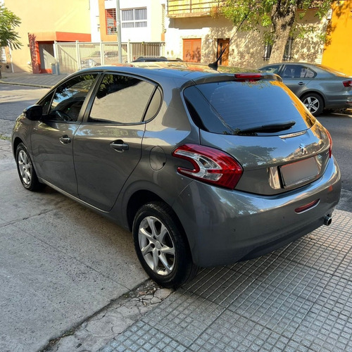 Imagen 7 de 25 de Peugeot 208 1.6 Allure Touchscreen