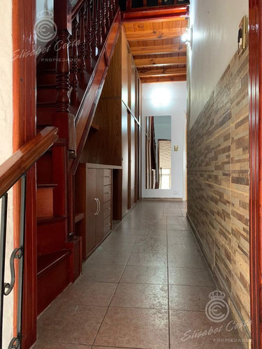 Imagen 11 de 22 de Triplex Con Inmenso Patio-quincho Con Parrilla. - Piñeyro