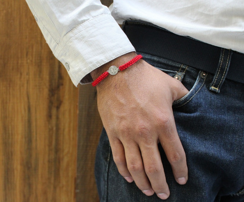 Imagen 6 de 9 de Pulsera Hilo Roja San Benito De Plata .925 Agálea
