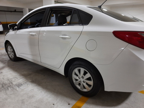 Imagem 6 de 12 de Hyundai Hb20s 2015 1.6 Comfort Plus Flex Aut. 4p