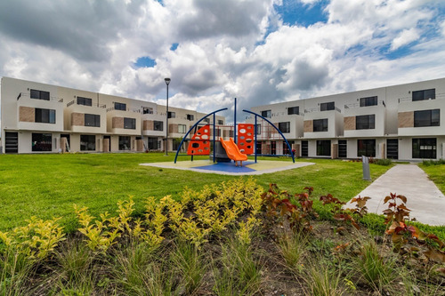 Imagen 27 de 29 de Casa A Estrenar Con Vestidor, Acabados De Lujo Y Terraza
