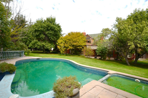 Casa Con Lindo Jardín En Pleno Chicureo