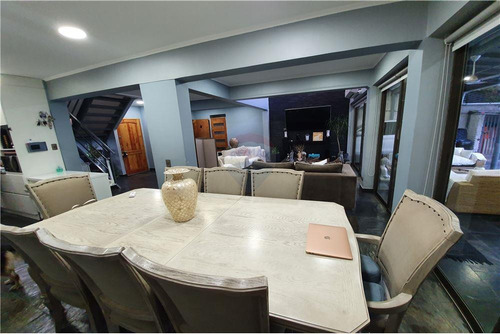 Imagen 11 de 30 de Casa Estilo Mediterraneo Con Excelente Ubicación