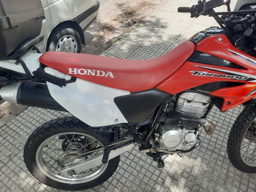 Imagen 15 de 17 de Honda Tornado Xr 250