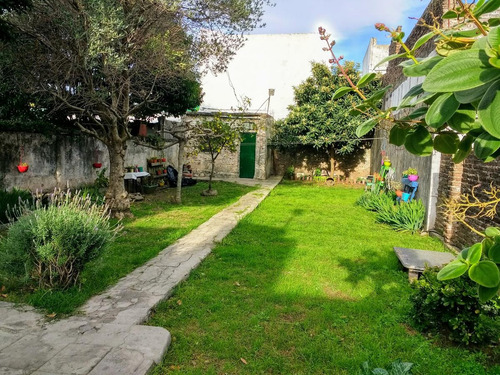Vendo Casa Con Lote Grande Para Contruir Y Galpon Grande Para Oficio