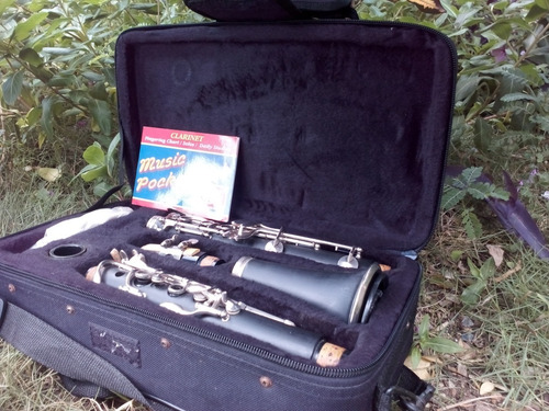 Imagen 2 de 4 de Clarinete In B Marca Mendini By Cecilio