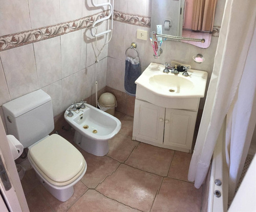Imagen 3 de 9 de Chalet Estilo Ingles En 2 Plantas Dueño