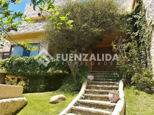 Casa En Venta De 5 Dorm. En Viña Del Mar