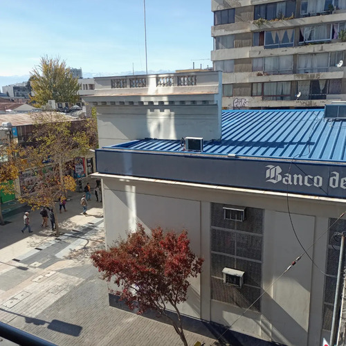 Oficina Central 60 M2 En Edificio Con Estacionamiento
