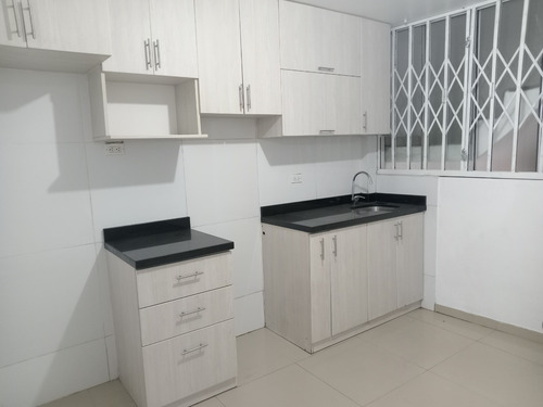 Dpto De 2 Dormitorios Con Moderno Acabado De Melamine En La Cocina Y En Zona Colidante Con El Distrito De San Miguel. A Un Paso Del Circuito De Playas, Ciclovías Y Centros Comerciales