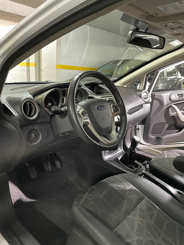 Ford Fiesta Kinetic Design 1.6 120cv Titanium 2012 Sepautos