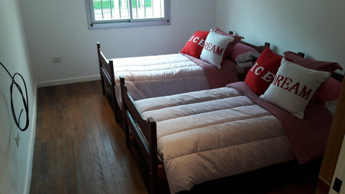 Imagen 27 de 28 de Chalet 6 Ambientes - Los Troncos - Mendoza 3800 - Esquina