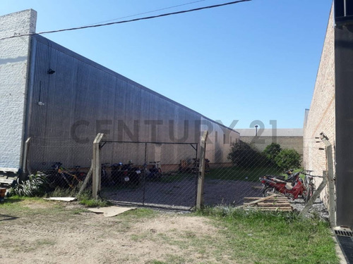 Imagen 2 de 11 de Venta De Galpón En Calle Soler ,esperanza
