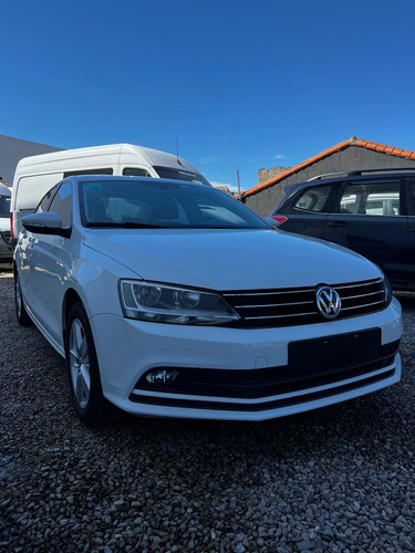 Imagen 6 de 13 de Volkswagen Vento 2017 1.4 Comfortline 150cv At