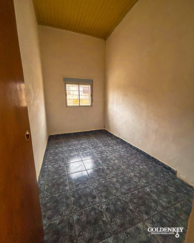 Casa Al Frente 3 Dormitorios Garaje Y Galpón Barrio Cerro