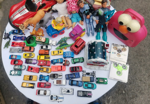 Lote De Hot Wheels Y Varios Juguetes