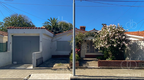 Casa Con Deposito En El Centro De Maldonado.- Ref: 54286