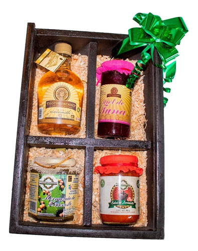 Caja Chica Con Productos De Tuna Y Xoconostle Color Marrón